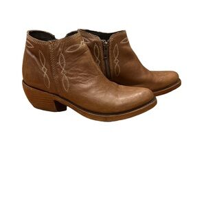 LIBERTY BLACK Summer Mossil Miel Western Bootie